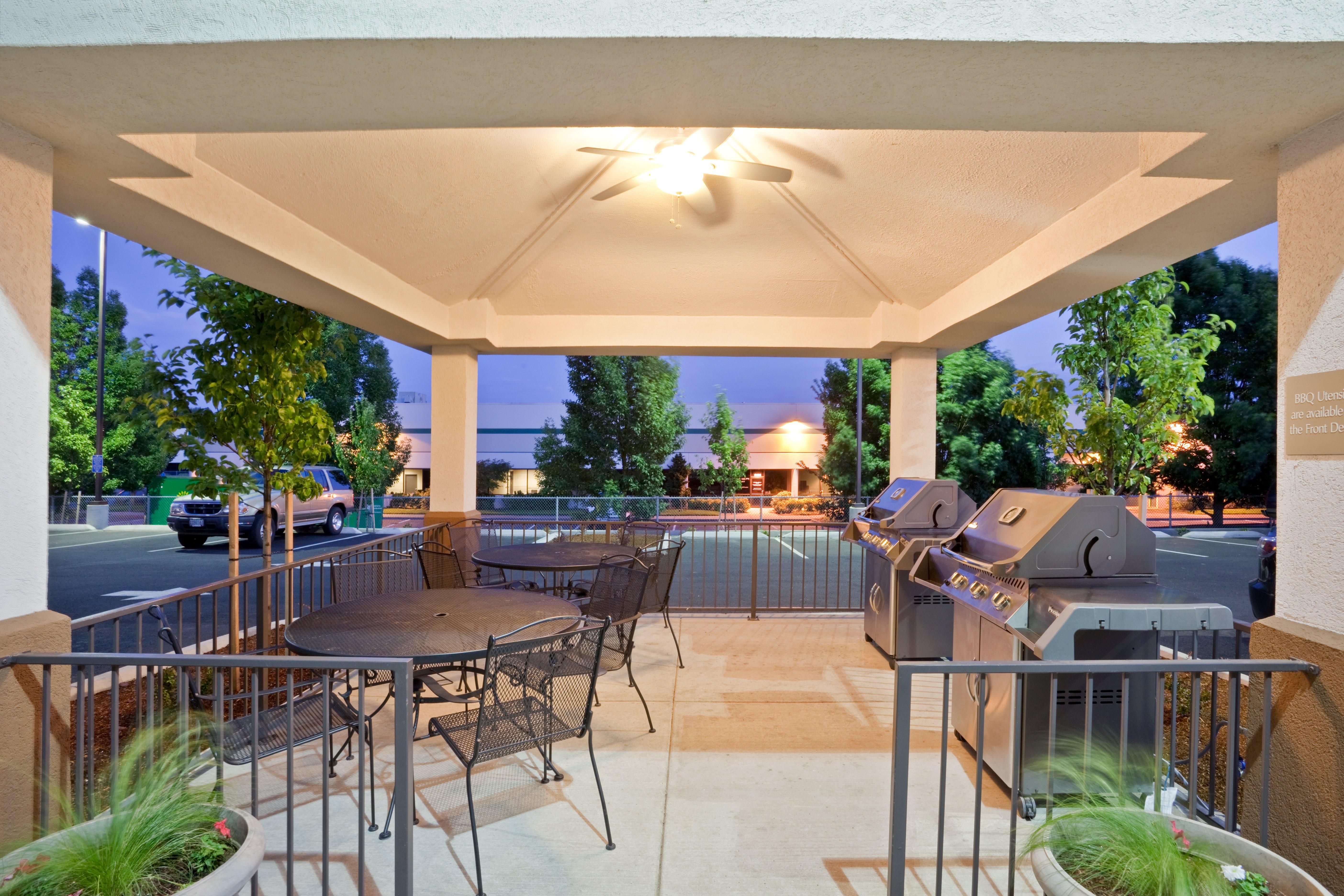 Candlewood Suites Portland Airport By Ihg Exterior foto